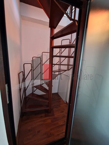 Giulesti, duplex de vanzare 5 camere.